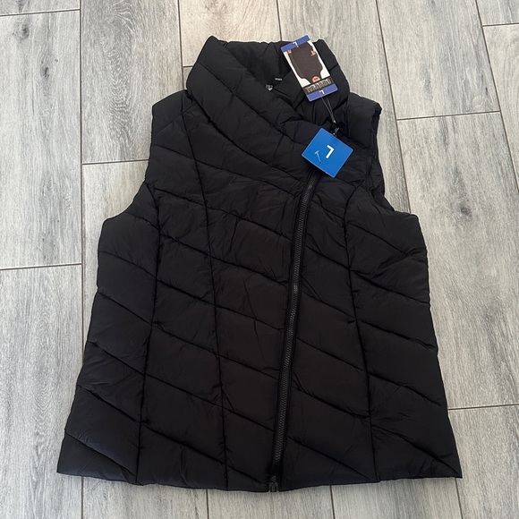 Nicole Miller Jackets & Blazers - Nicole Miller Black Quilted Vest